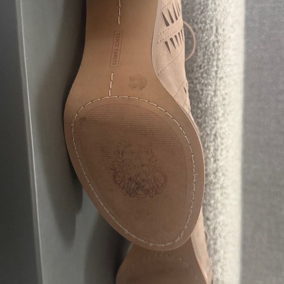 Vince Camuto Tarita Heels - Picture 7 of 8